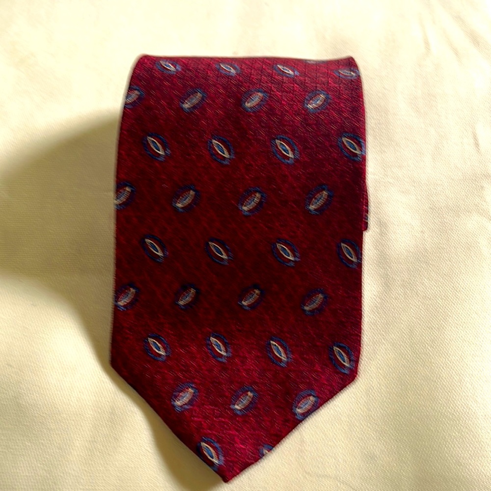Calvin Klein Men’s Silk Necktie. Maroon with blue paisley design